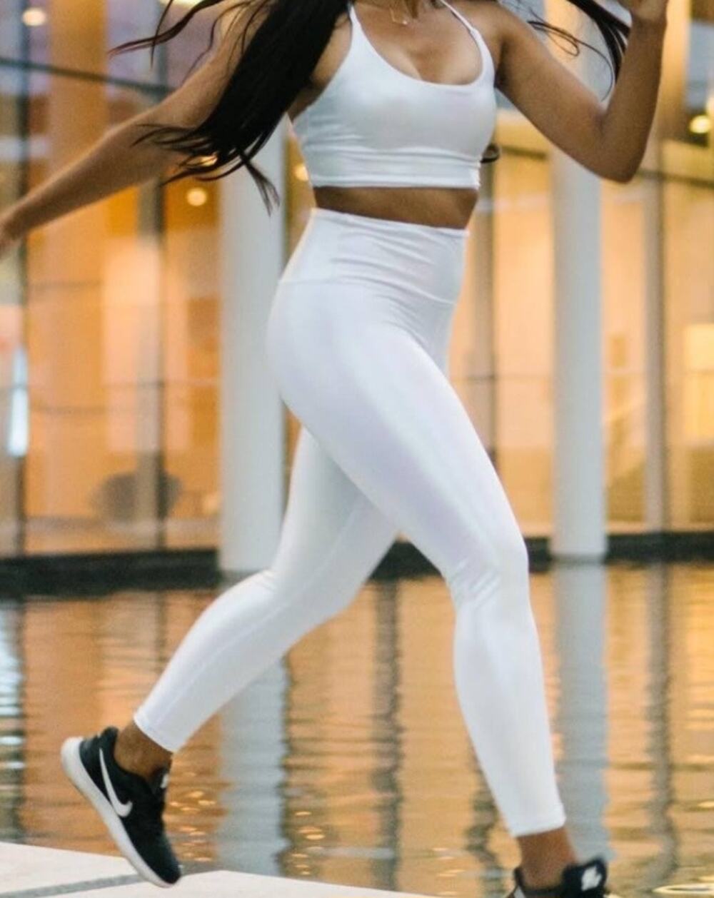 Zyia Active White Unicorn Luxe HI Rise 7/8 24" capri legging Size 6-8